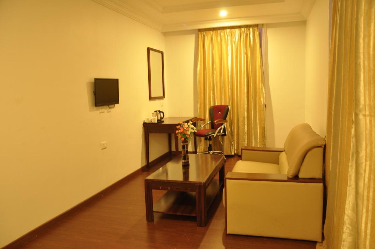 Grand Clarks Inn Badami Exterior foto