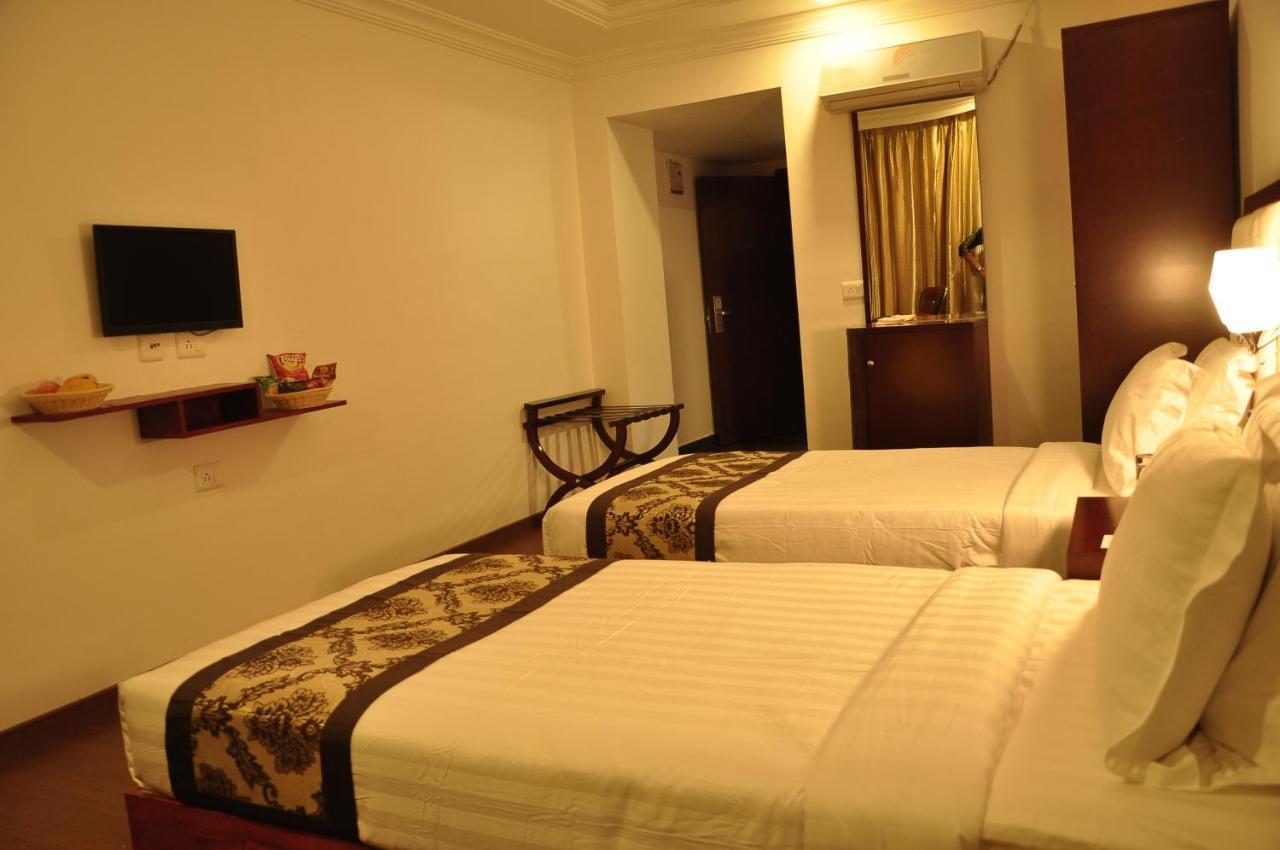 Grand Clarks Inn Badami Exterior foto