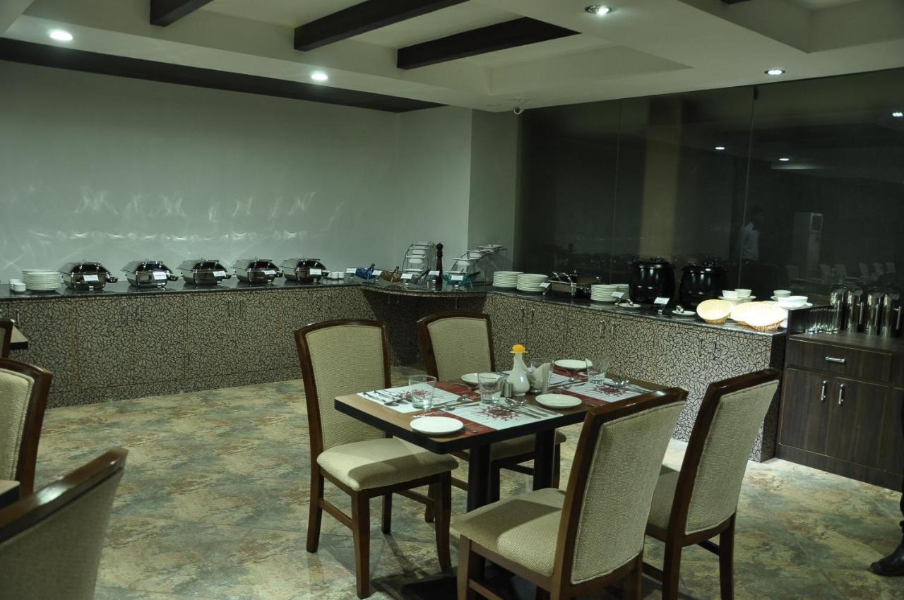 Grand Clarks Inn Badami Exterior foto