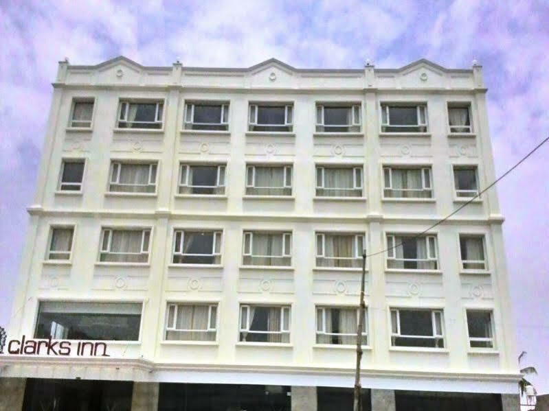 Grand Clarks Inn Badami Exterior foto